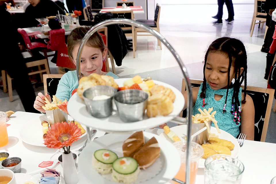 Family-friendly restaurants in NYC with entertainment for kids: American Girl Cafe