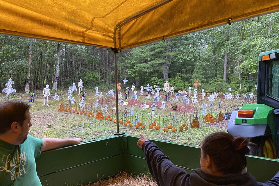 Hayrides and Corn Mazes Near Atlanta: Burt's Bees atlana hay ride