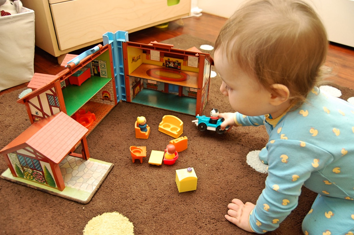 100 Best Ever Classic Toys for Kids: Firsher Price Little People