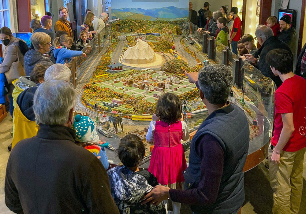 Connecticut Staycation Ideas for Things To Do With Kids Mr Gilberts Classic Train Exhibit Eli Train Museum