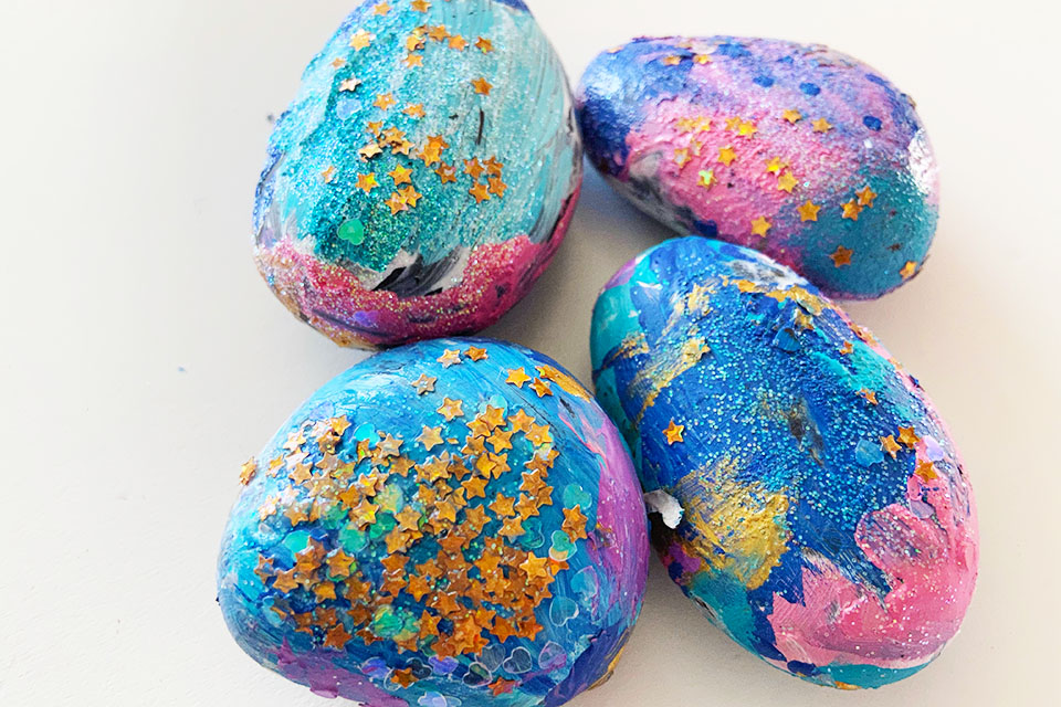 Easy Easter Crafts for Kids: These eggs won't break! (They're rocks.)
