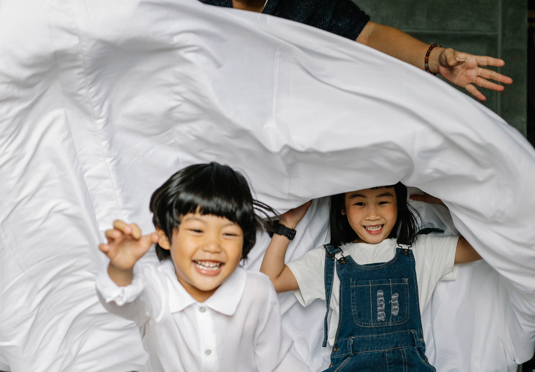 Exercise Games: Play parachute