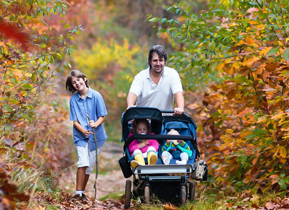 Moms and dads will get their steps in with these fun stroller hikes in Connecticut for families with babies and toddlers.