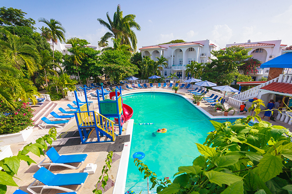 All-Inclusive Resorts: Franklyn D Resort