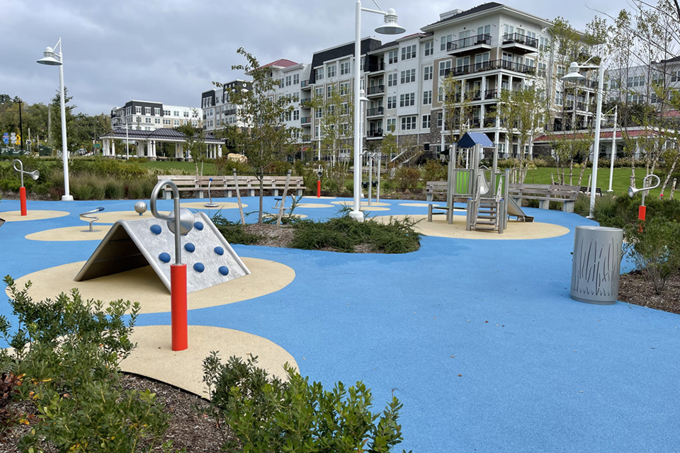 Garvies Point Playground offers an expansive play area for children.