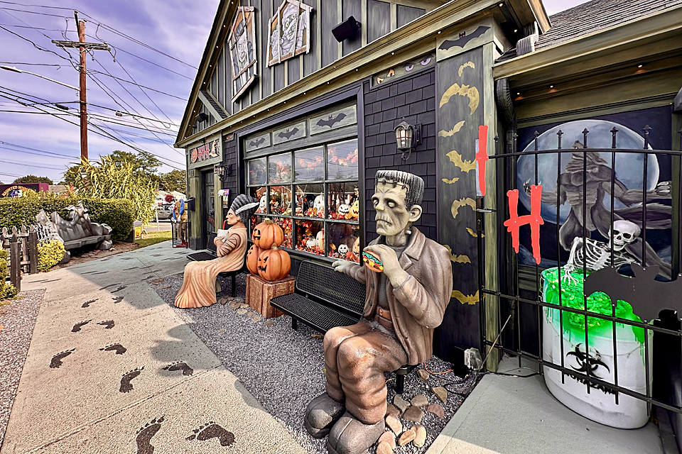 The Haunted House of Hamburgers has eye-popping displays inside and out.