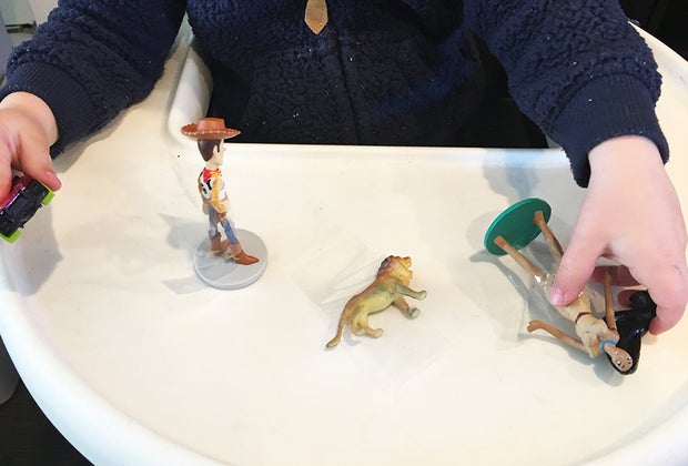 Turn a Highchair into a Baby Activity Center: Babies can save their toys!