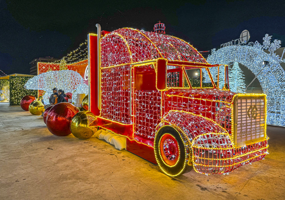 Coca-Cola Classic Christmas is now open outside Memorial City Mall. Photo by Elizabeth R.