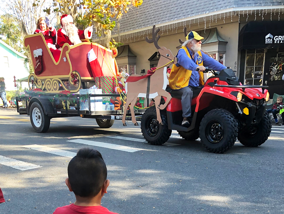 This weekend features tons of Christmas parades, like the one in Mount Dora. Photo by author