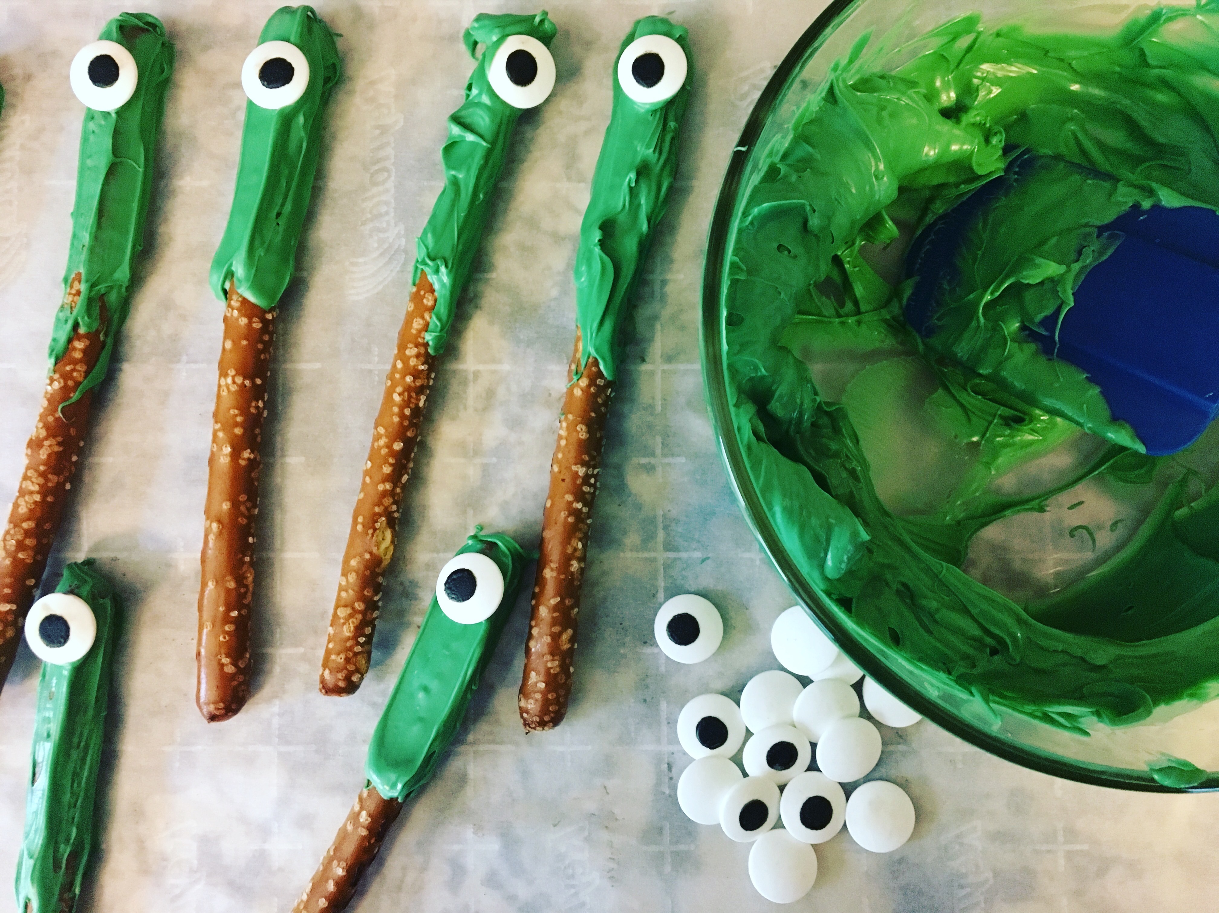 These easy Halloween treats are perfect for those classroom parties.