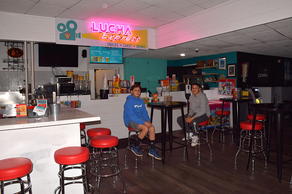 Axe Throwing and Smash Painting Lucharito's