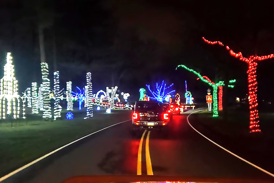 Holiday lights drive-thrus near NYC: Lights in the Parkway