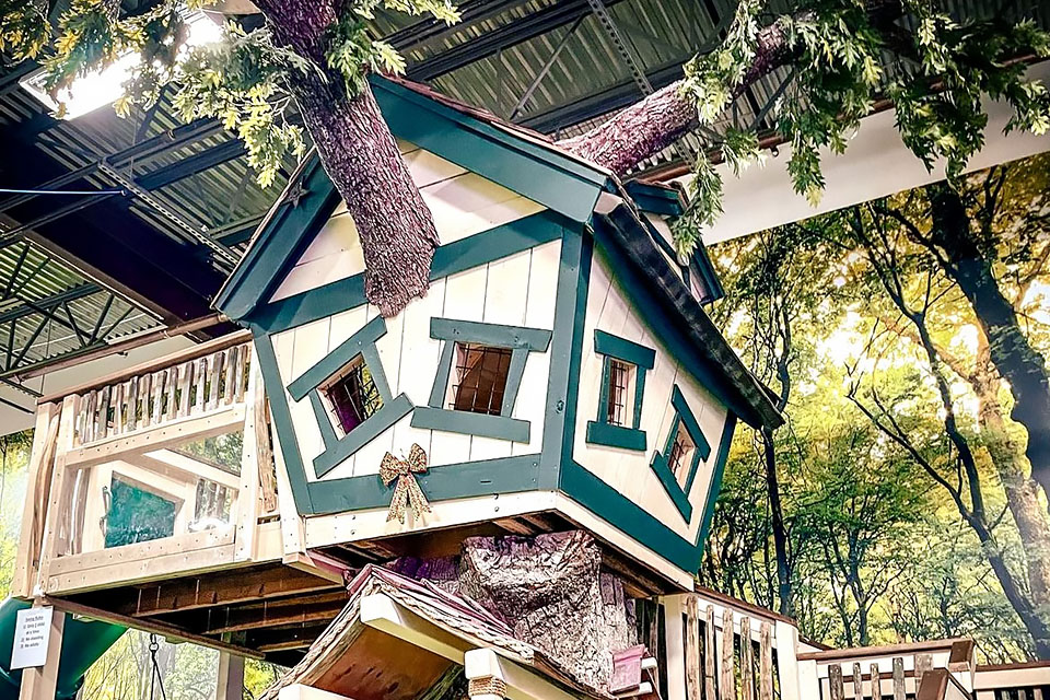 Climb up to the tree house at Magic Sky Play. Top Indoor Playgrounds in Central New Jersey