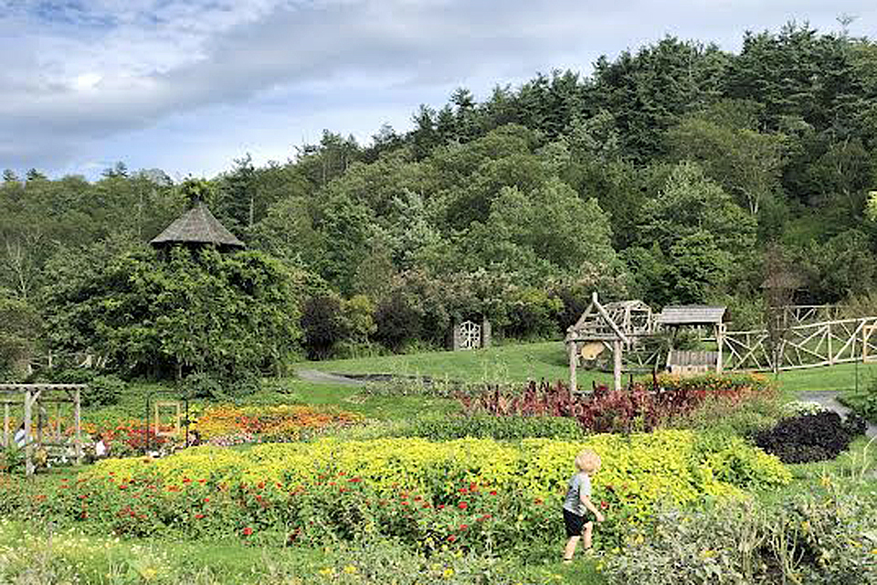 Explore the stunning grounds and gardens during a day trip to Mohonk Mountain House.