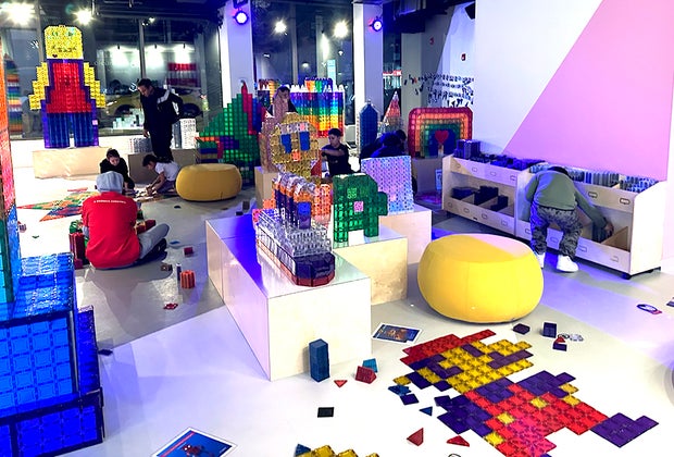 Genius Gems: Wide view of building area