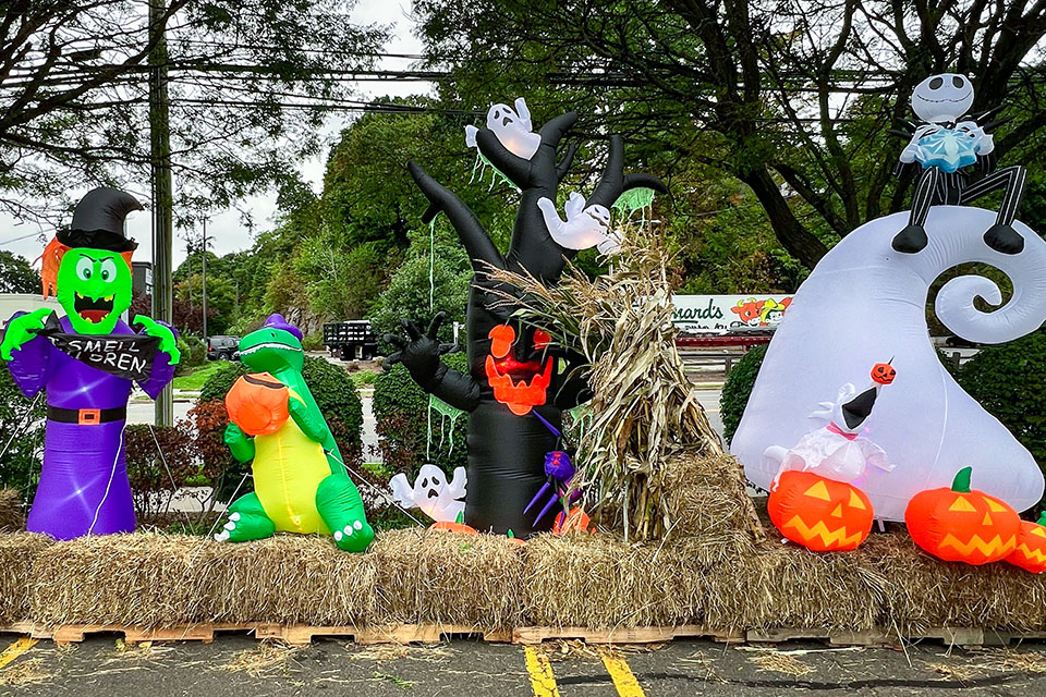 Halloween drive-thrus near NYC Stew Leonard