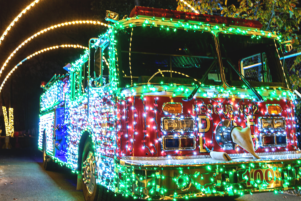 Christmas Lights drive-thrus near NYC: Diggerland's Holidig Light Show