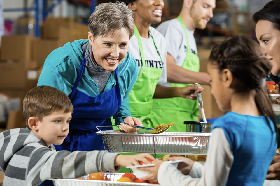 Volunteer to help feed families in New York this Thanksgiving. 