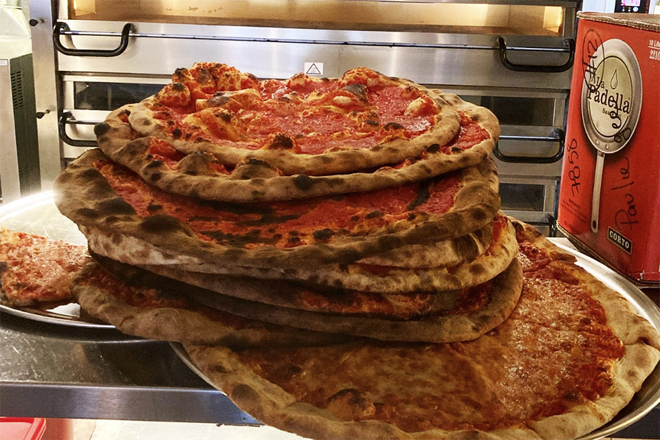 Greenpoint, Brooklyn with kids: Paulie Gee's