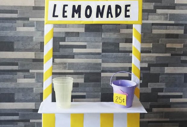 Ultimate Summer Bucket List Ideas: Make a cardboard lemonade stand