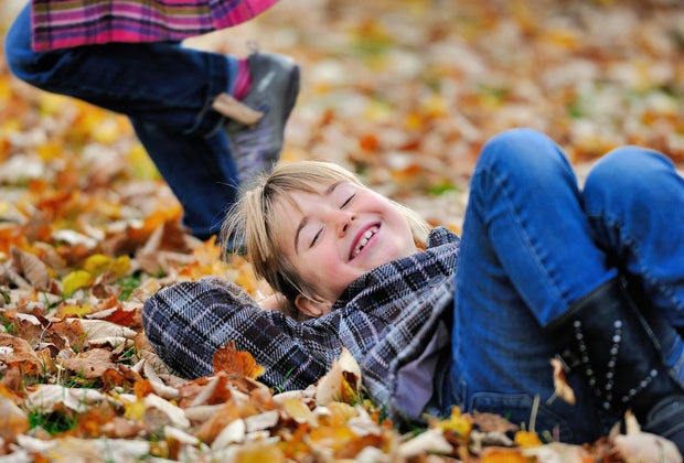Fall Foliage near Los Angeles: Jump in the leaves!