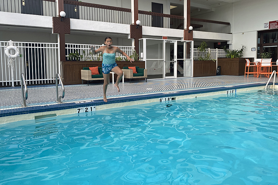 Pittsfield, Ma with kids Holiday Inn pool