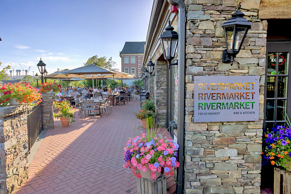 RiverMarket is a Tarrytown restaurant that welcomes families with a kid-friendly menu and riverfront location.