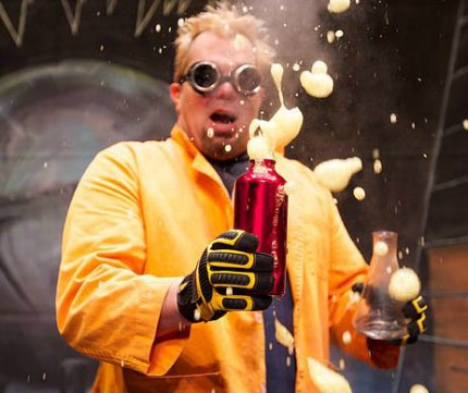 Doktor Kaboom the Science of Santa