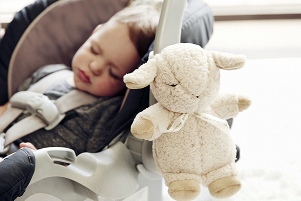 The portable Cloud b Sleep Sheep plays white noise and baby sleep music.