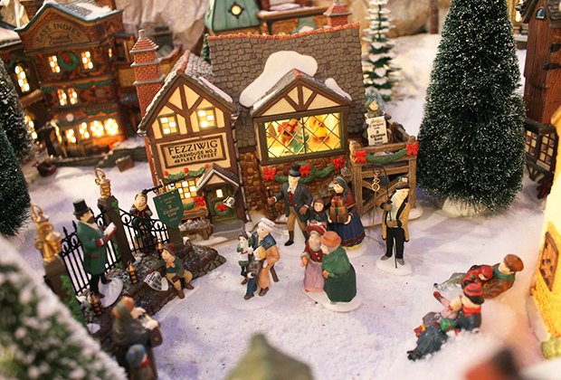 A miniature display at An Old-Fashioned Christmas Exhibit in Cape May.