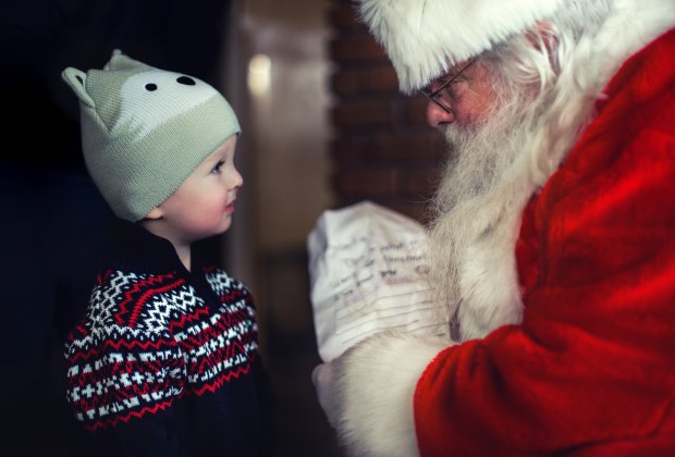 Experience some holiday magic with your little ones throughout NJ this year. Photo by Mike Arney via Unsplash