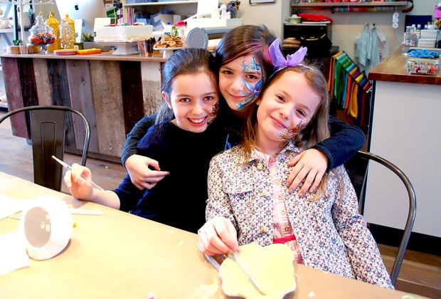 Oliloli’s arts & crafts tables are available  during open studio hours. Just drop-in and do a project!