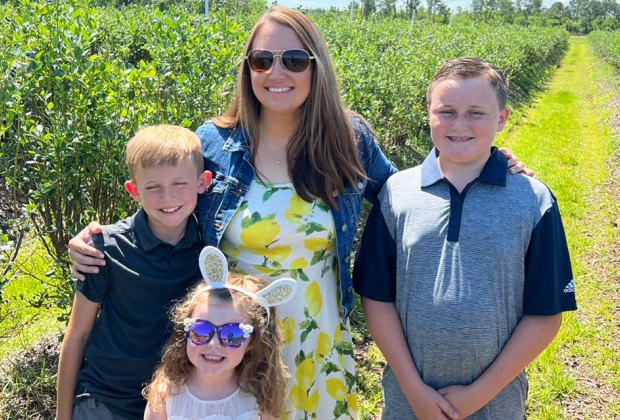 Enjoy Mamas & Mimosas at Far Reach Ranch this Mother's Day weekend. Photo by the author