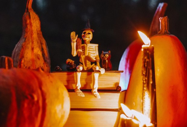 Learn all about Halloween with these fun facts! Image by Bilder von YuM via canva.com