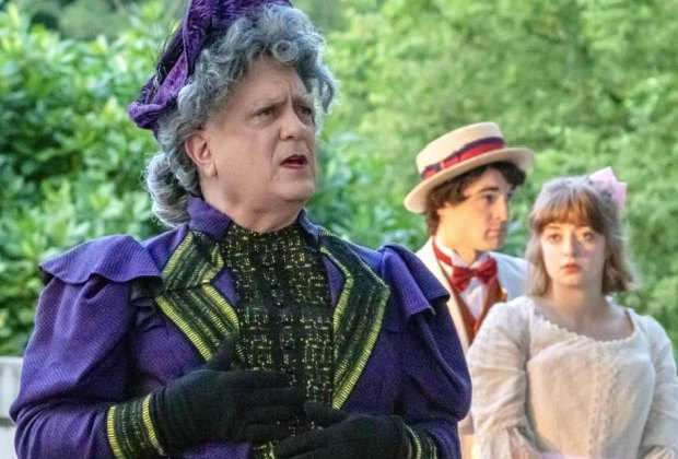 The Hudson River Classical Theater Company presents The Importance of Being Earnest in Riverside Park this summer. Photo by Daniel Cermak for the Hudson River Classical Theater Company