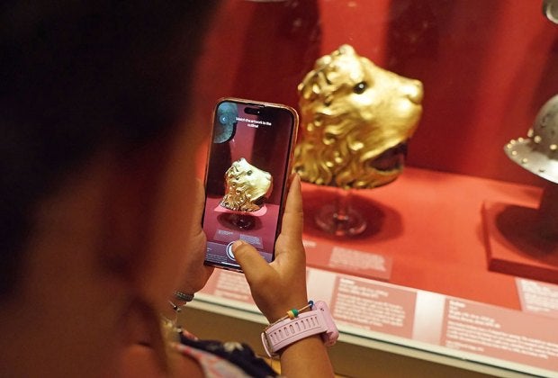 The Met Replica lets users scan artwork to learn more about the pieces and add it to their collection to outfit their Roblox characters.