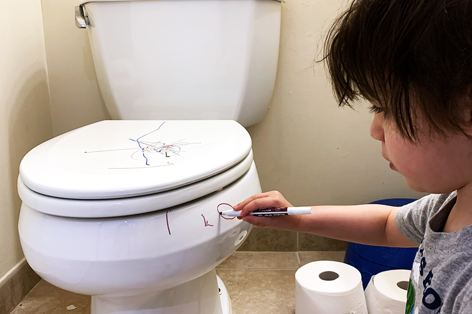 20 Low-Effort Ways to Entertain Toddlers When You’re Sick potty pictures