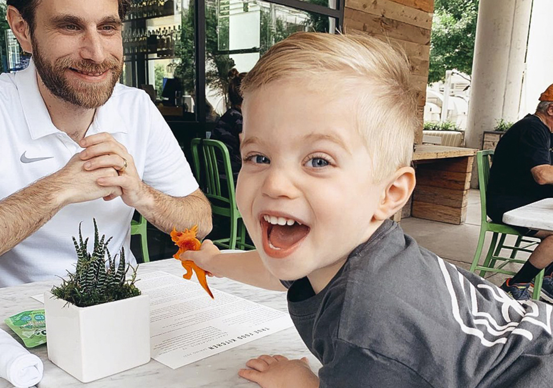 Have fun on the patio at True Food Kitchen. Photo by @classicchickenspicymomma