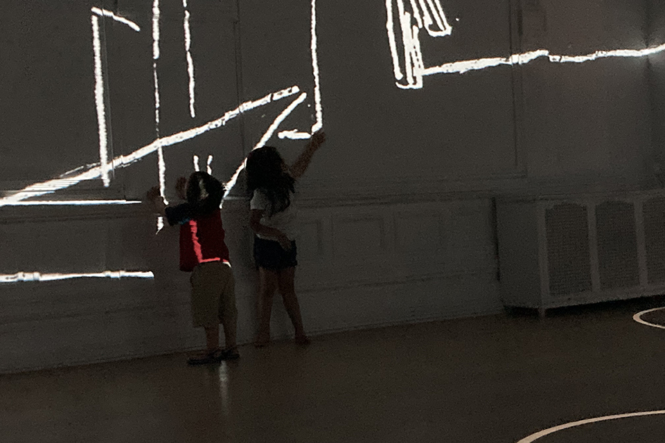 njoying Immersive Van Gogh in Chicago with Kids: it's like you can draw the art