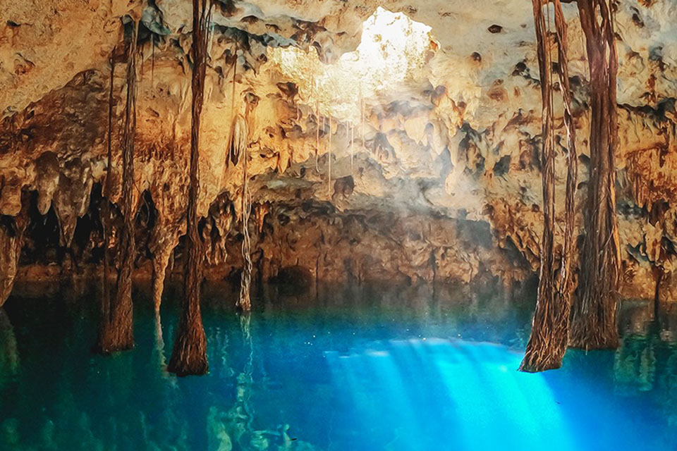 caving in Xcaret Park
